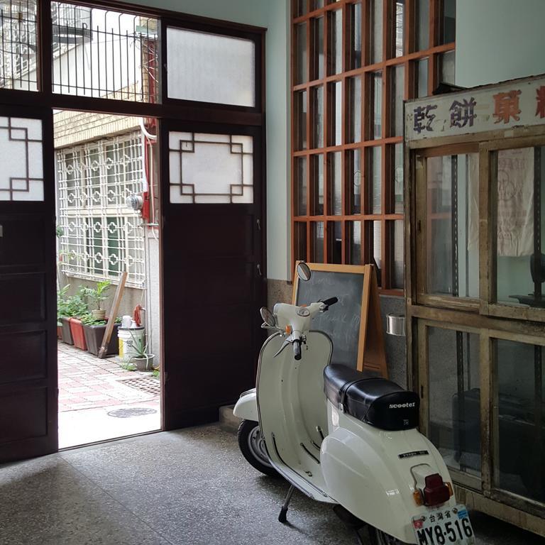 San Bu strolling Lägenhet Tainan Exteriör bild